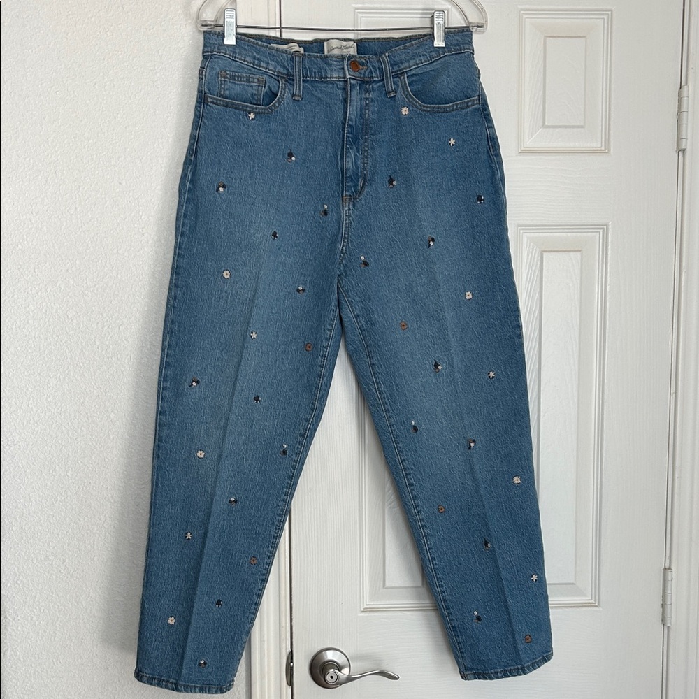 Universal Thread Blue Embroidered Jeans
